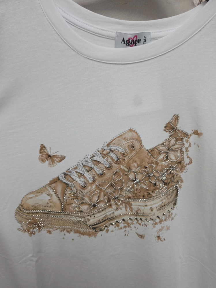 bluzka-tshirt-agape-biala-oversize-aplikacja-3d-trampek-beżowy-krotki-rekaw-bawelna-elastan-wloska-produkcja-modna-casual-wiosna-lato-butik-szykownia-10