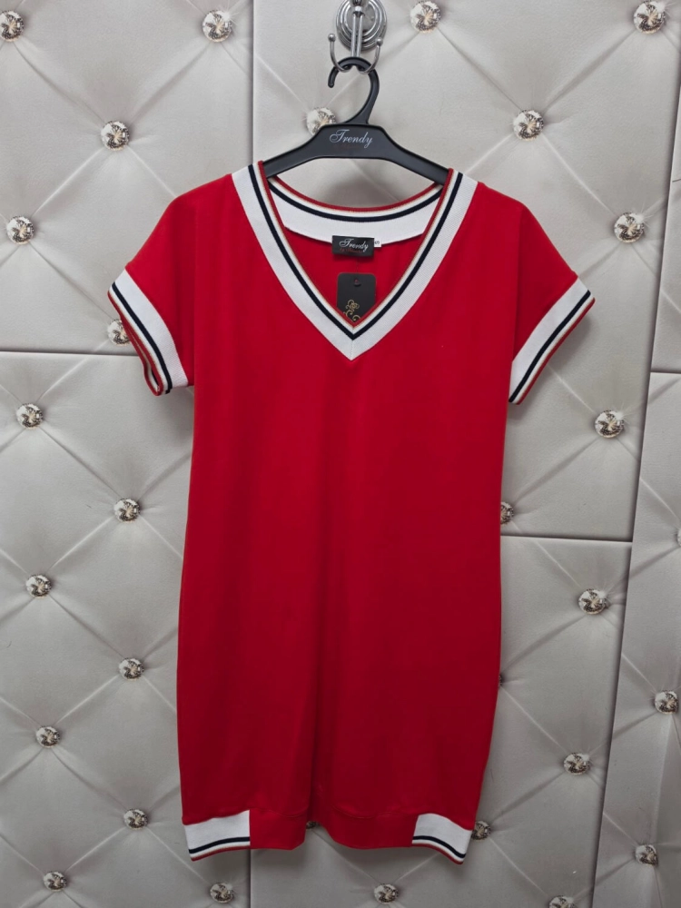 sukienka-vela-czerwona-bawelniana-dekolt-v-krotki-rekaw-trendy-sobiertex-polska-produkcja-letnia-sukienka-damska-butik-szykownia-11