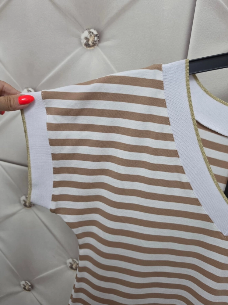 sukienka-vela-paski-bialo-beżowe-bawelniana-dekolt-v-krotki-rekaw-trendy-sobiertex-polska-produkcja-letnia-sukienka-damska-butik-szykownia-11