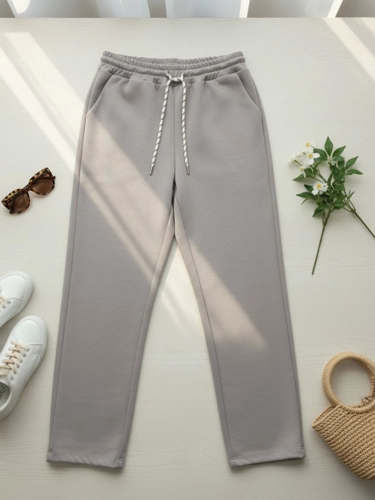 komplet-dresowy-bezowy-oversize-krotki-rekaw-spodnie-7-8-wiskoza-elastyczny-material-maselko-kieszenie-guma-w-pasie-casual-wygodny-zestaw-damski-modny-komplet-na-co-dzien-butik-szykownia-8