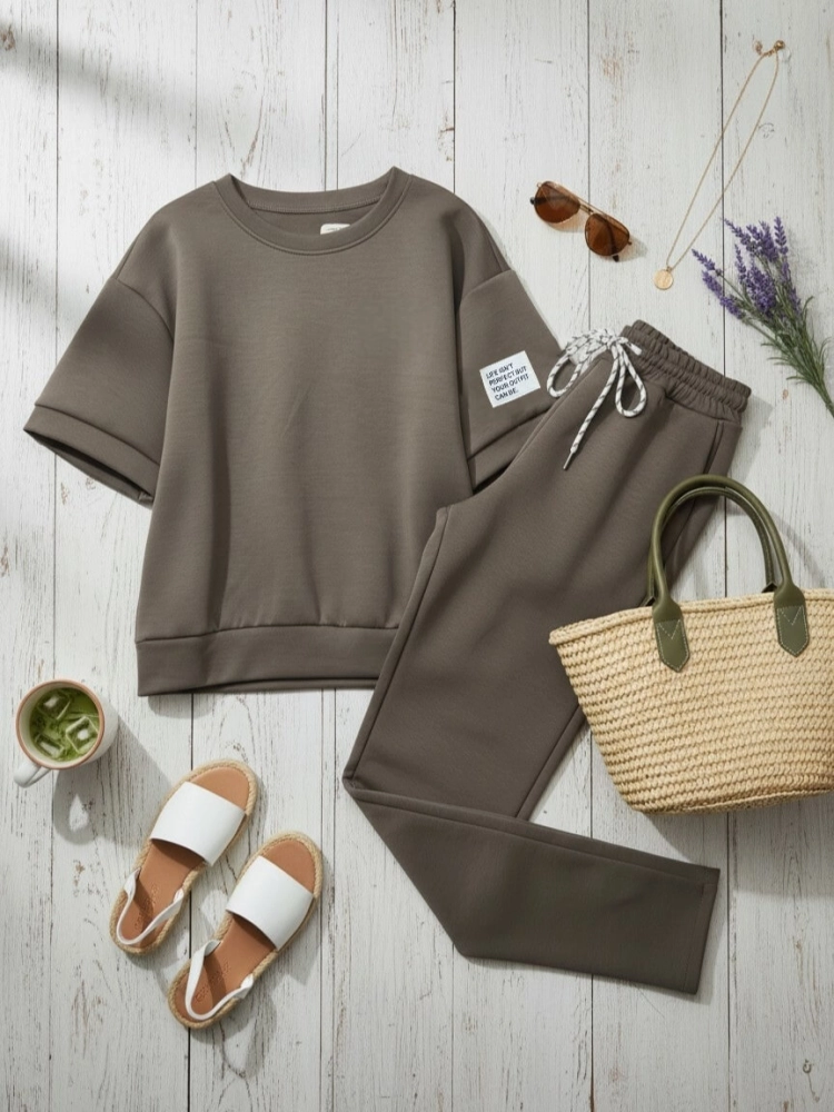 komplet-dresowy-fango-czekoladowy-oversize-krotki-rekaw-spodnie-7-8-wiskoza-elastyczny-material-maselko-kieszenie-guma-w-pasie-casual-wygodny-zestaw-damski-modny-komplet-na-co-dzien-butik-szykownia-10