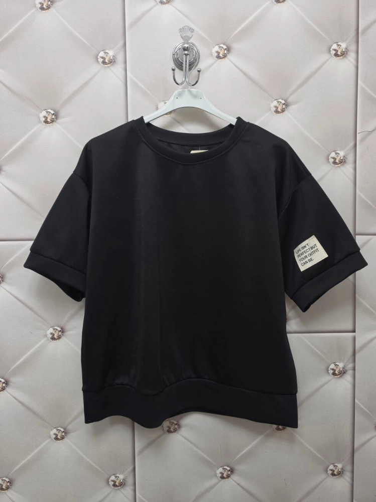 komplet-dresowy-czarny-oversize-krotki-rekaw-spodnie-7-8-wiskoza-elastyczny-material-maselko-kieszenie-guma-w-pasie-casual-wygodny-zestaw-damski-modny-komplet-na-co-dzien-butik-szykownia-12