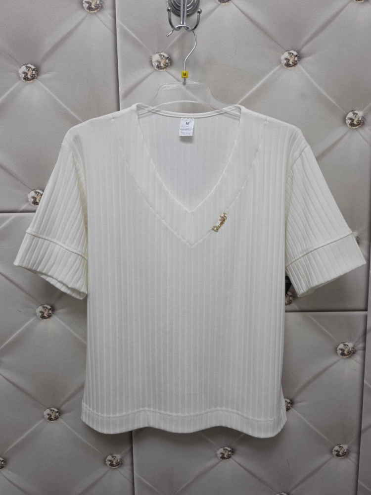 bluzka-queen-biala-prazkowana-dekolt-v-broszka-banera-styl-bawelna-elastan-polska-produkcja-bluzka-damska-butik-szykownia-10
