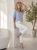 bluzka-fashion-baby-blue-prazkowana-dekolt-v-broszka-zlota-banera-styl-bawelna-elastan-polska-produkcja-butik-szykownia-5