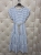 sukienka-marina-bialo-blekitna-paski-pasek-boho-gumka-w-pasie-rozkloszowana-letnia-sukienka-damska-butik-szykownia-9