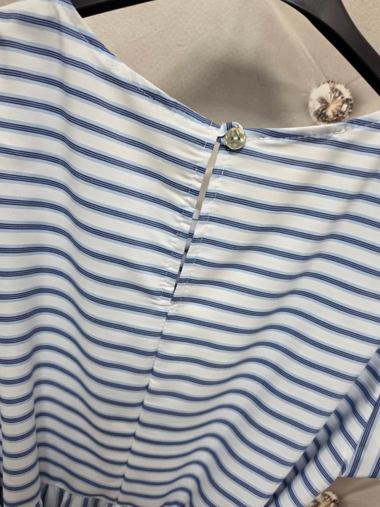 sukienka-marina-bialo-blekitna-paski-pasek-boho-gumka-w-pasie-rozkloszowana-letnia-sukienka-damska-butik-szykownia-12