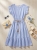 sukienka-marina-bialo-blekitna-drobna-kratka-pasek-boho-gumka-w-pasie-rozkloszowana-letnia-sukienka-damska-butik-szykownia-4