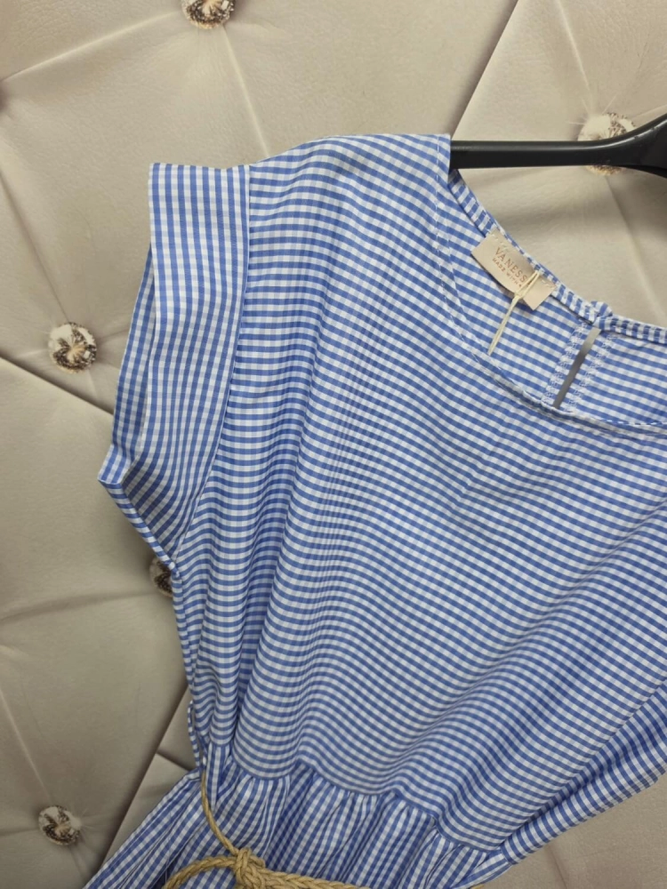 sukienka-marina-bialo-blekitna-drobna-kratka-pasek-boho-gumka-w-pasie-rozkloszowana-letnia-sukienka-damska-butik-szykownia-9