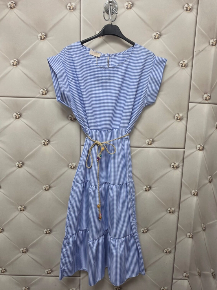 sukienka-marina-bialo-blekitna-drobna-kratka-pasek-boho-gumka-w-pasie-rozkloszowana-letnia-sukienka-damska-butik-szykownia-10