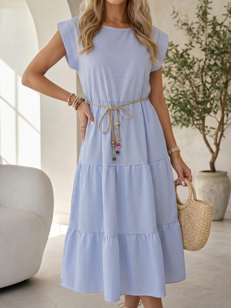 sukienka-marina-bialo-blekitna-waskie-paseczki-pasek-boho-gumka-w-pasie-rozkloszowana-letnia-sukienka-damska-butik-szykownia-1