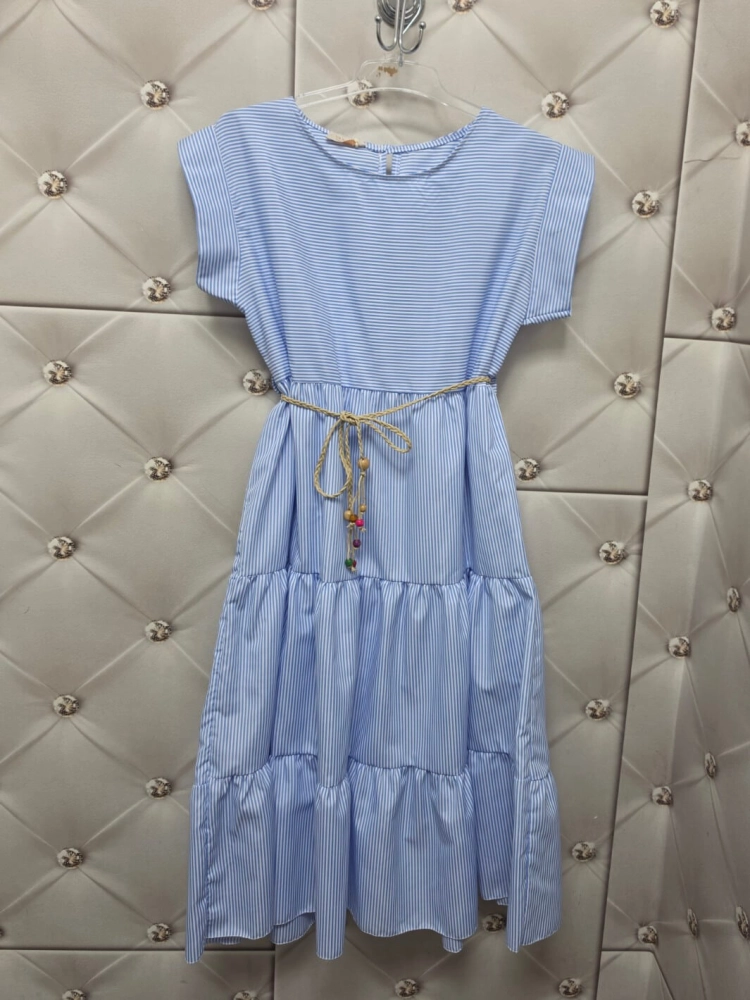 sukienka-marina-bialo-blekitna-waskie-paseczki-pasek-boho-gumka-w-pasie-rozkloszowana-letnia-sukienka-damska-butik-szykownia-9