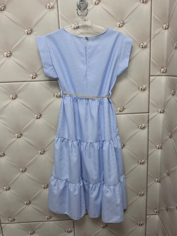 sukienka-marina-bialo-blekitna-waskie-paseczki-pasek-boho-gumka-w-pasie-rozkloszowana-letnia-sukienka-damska-butik-szykownia-11