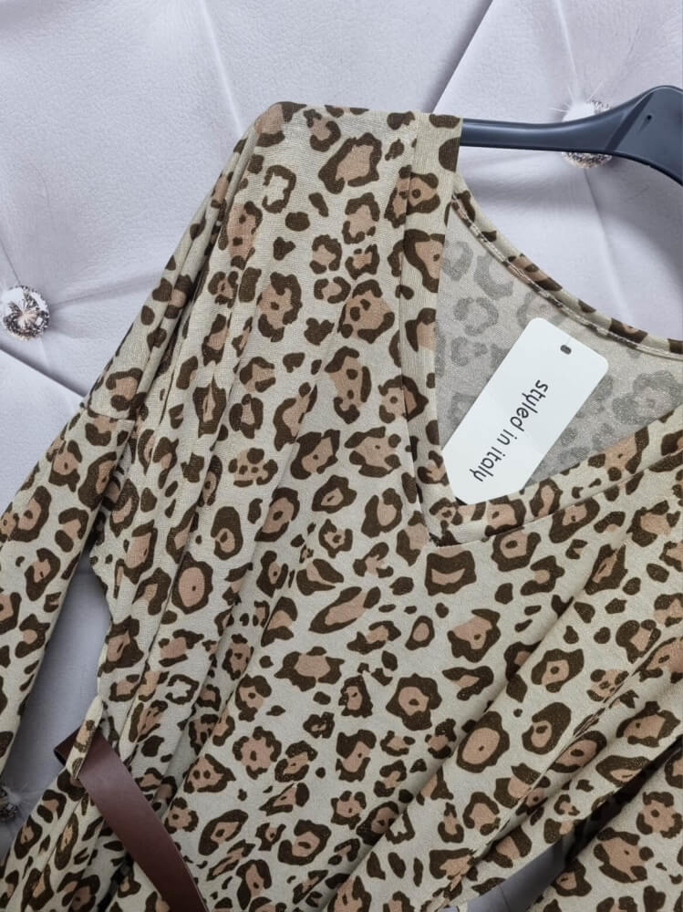sukienka-styled-bezowo-brazowo-zlota-pasek-zlota-nitka-dekolt-v-kieszenie-nietoperz-elastyczna-wloska-produkcja-elegancka-sukienka-damska-butik-szykownia-7