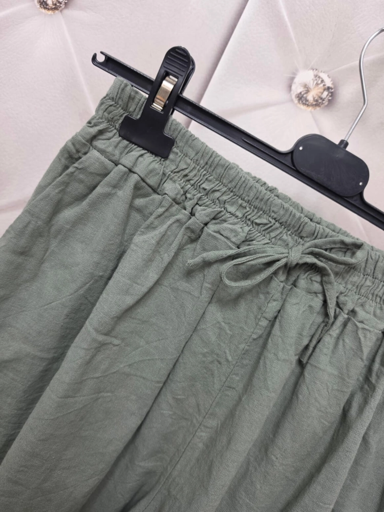 spodenki-lario-zielone-khaki-lniane-kieszenie-gumka-w-pasie-troczek-len-bawelna-letnie-spodenki-damskie-butik-szykownia-8
