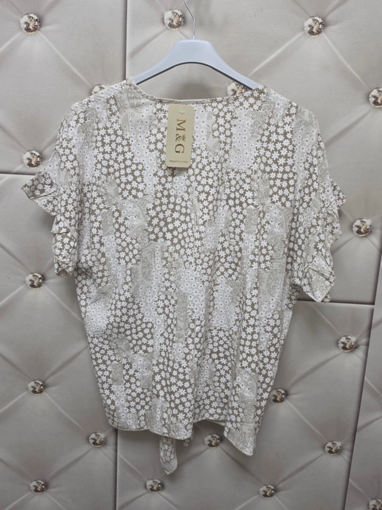 bluzka-solvia-biala-bezowe-mini-kwiatuszki-wiskoza-wiazana-na-dole-rekaw-falbanka-nietoperz-letnia-bluzka-damska-butik-szykownia-9