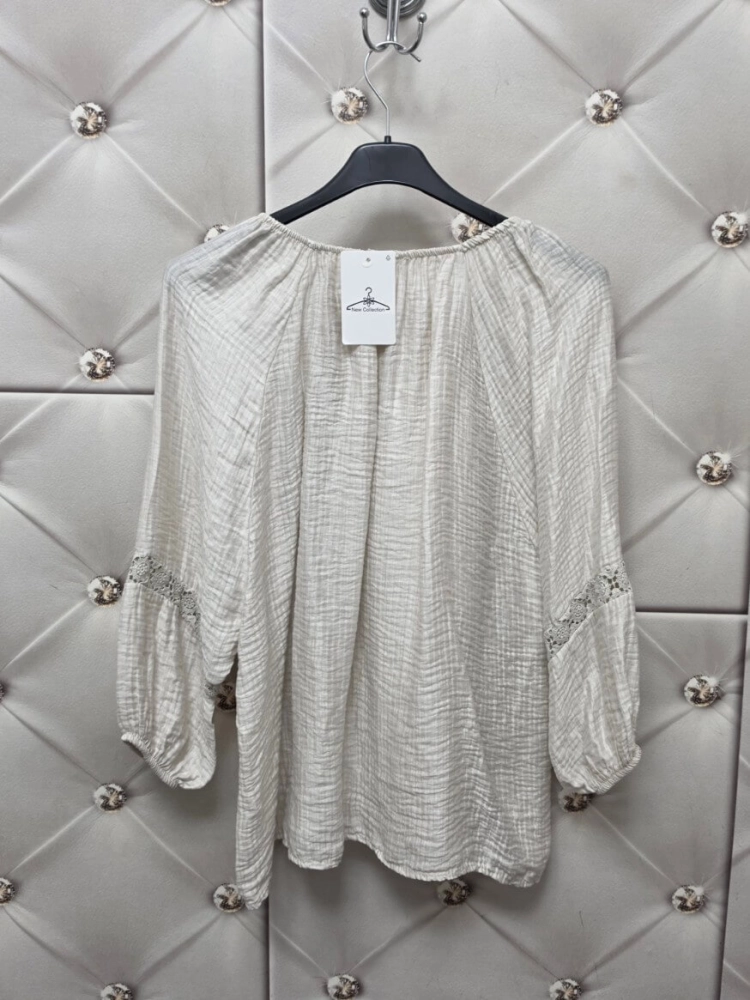 bluzka-elviana-jasny-bez-hiszpanka-azurowe-wstawki-wiazana-przod-rekaw-7-8-oversize-wiskoza-lyocell-boho-letnia-bluzka-damska-butik-szykownia-10