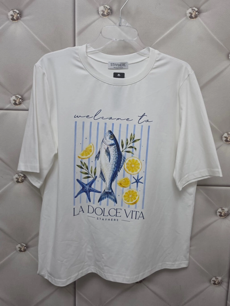 t-shirt-stayhere-seafood-bialy-polska-produkcja-bawelniany-elastyczny-letni-nadruk-modny-tshirt-damski-butik-szykownia-6