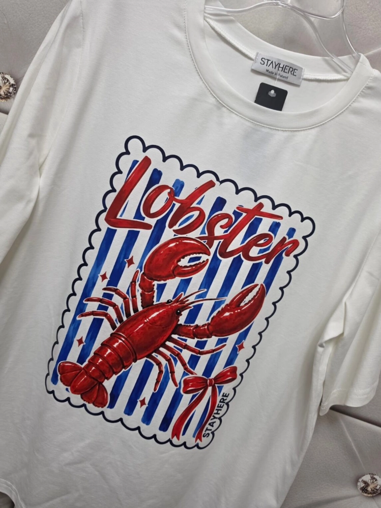 t-shirt-stayhere-seafood-bialy-polska-produkcja-bawelniany-elastyczny-letni-nadruk-modny-tshirt-damski-butik-szykownia-8