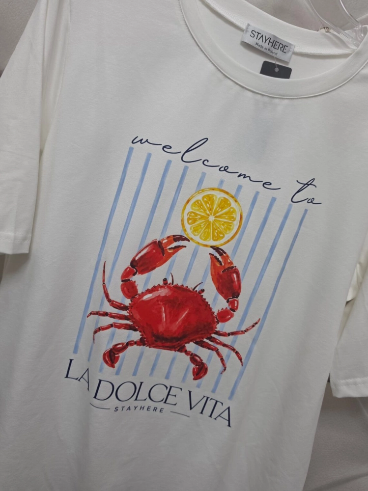 t-shirt-stayhere-seafood-bialy-polska-produkcja-bawelniany-elastyczny-letni-nadruk-modny-tshirt-damski-butik-szykownia-7