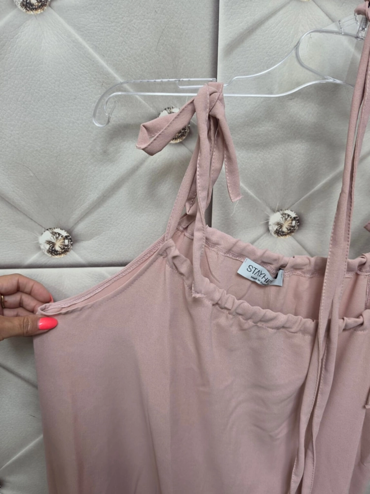 sukienka- stayhere-tropicana-pudrowy-roz-wielokolorowa-rozowa-falbanka-cienkie-wiazane-ramiaczka-pasek-w-zestawie-polska-produkcja-letnia-sukienka-damska-butik-szykownia-7