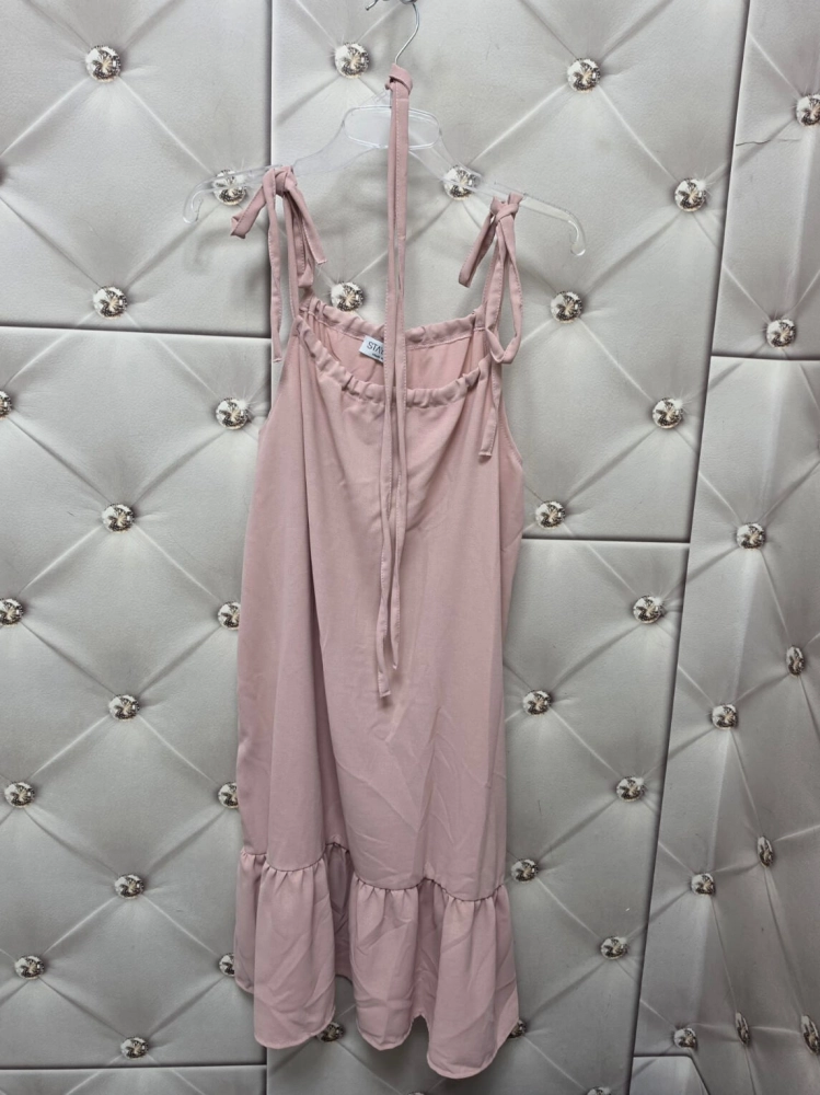 sukienka- stayhere-tropicana-pudrowy-roz-wielokolorowa-rozowa-falbanka-cienkie-wiazane-ramiaczka-pasek-w-zestawie-polska-produkcja-letnia-sukienka-damska-butik-szykownia-8