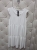 sukienka-bianca-soft-biala-polska-produkcja-stayhere-luzna-oversize-z-wiskozy-z-okraglym-dekoltem-letnia-sukienka-damska-casual-na-lato-butik-szykownia-9