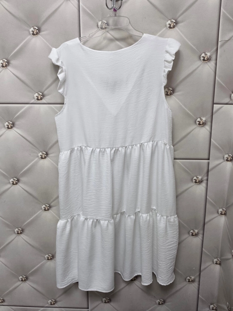 sukienka-bianca-soft-biala-polska-produkcja-stayhere-luzna-oversize-z-wiskozy-z-okraglym-dekoltem-letnia-sukienka-damska-casual-na-lato-butik-szykownia-10