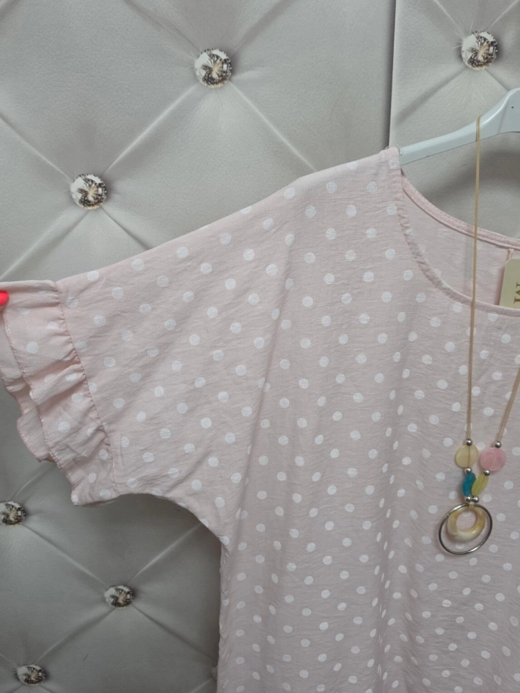 bluzka-melia-dots-pudrowy-roz-w-biale-kropki-oversize-z-falbanka-naszyjnik-w-zestawie-wiskoza-nylon-letnia-damska-luzna-butik-szykownia-7