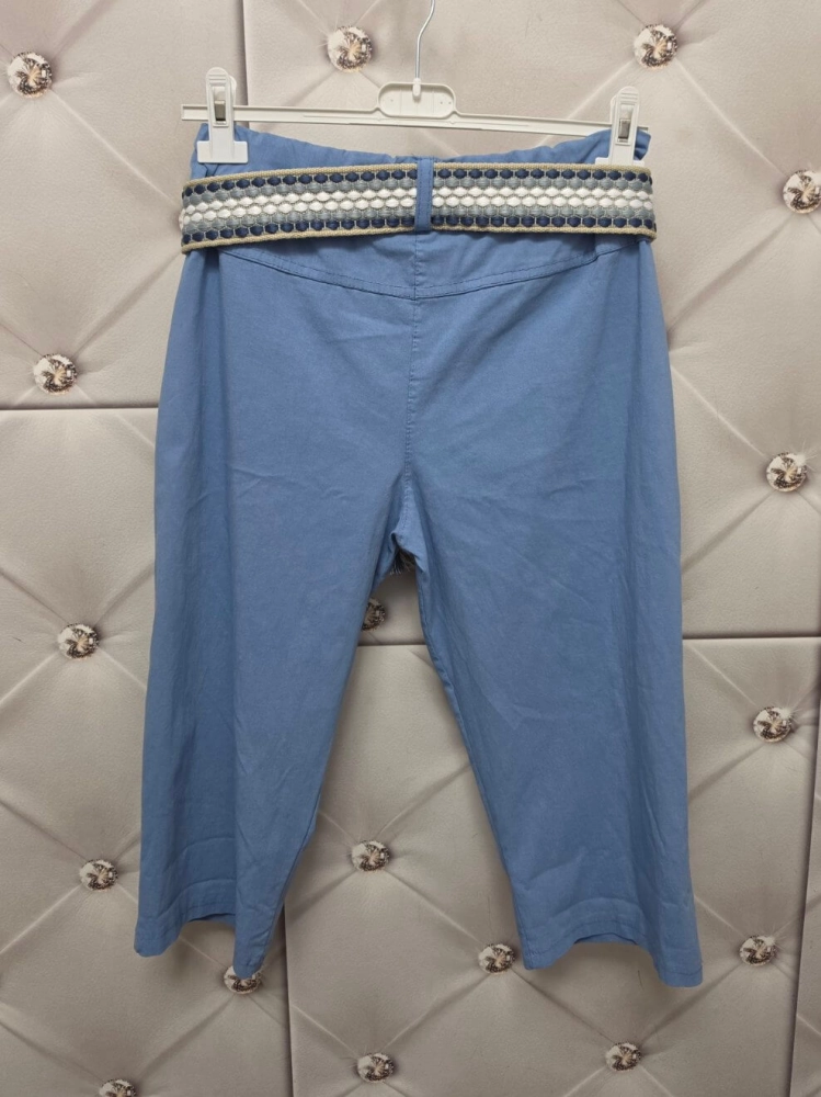 spodenki-sunny-boho-niebieskie-wiskozowe-elastyczne-guma-w-pasie-pleciony-pasek-boho-kieszenie-podwijane-nogawki-letnie-spodenki-damskie-butik-szykownia-9