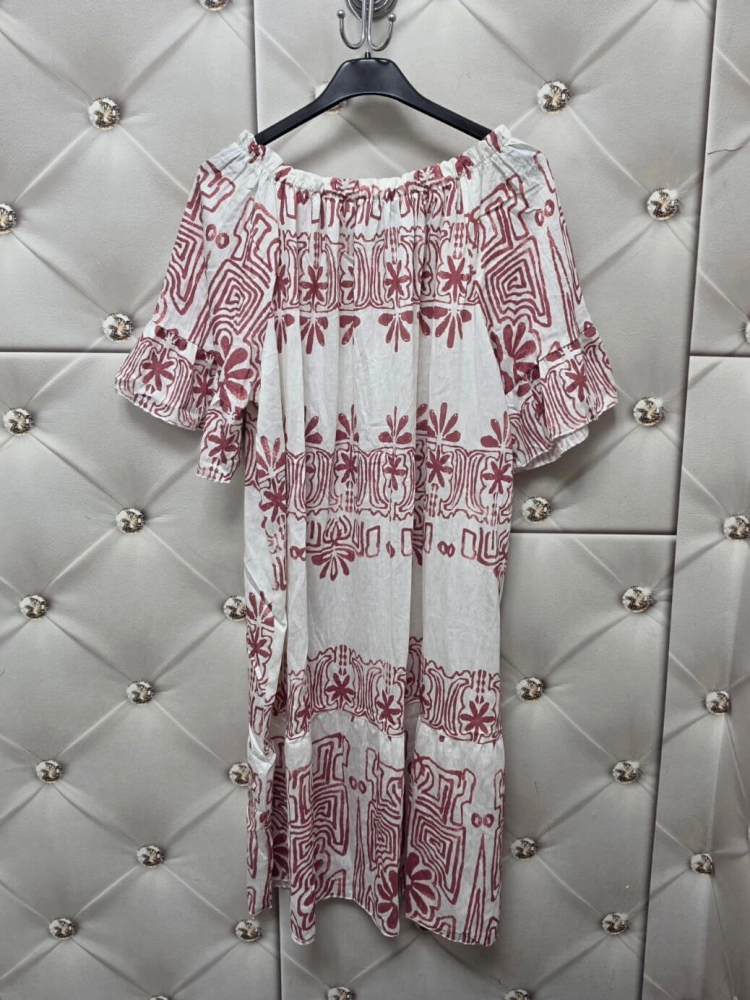 sukienka-larissa-bialo-bordowa-bawelniana-oversize-hiszpanka-dekolt-na-gumce-boho-troczki-kroj-litery-a-przewiewna-letnia-sukienka-damska-butik-szykownia-11
