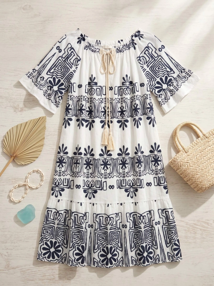 sukienka-larissa-bialo-granatowa-bawelniana-oversize-hiszpanka-dekolt-na-gumce-boho-troczki-kroj-litery-a-przewiewna-letnia-sukienka-damska-butik-szykownia-3