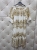 sukienka-larissa-bialo-bezowa-bawelniana-oversize-hiszpanka-dekolt-na-gumce-boho-troczki-kroj-litery-a-przewiewna-letnia-sukienka-damska-butik-szykownia-10
