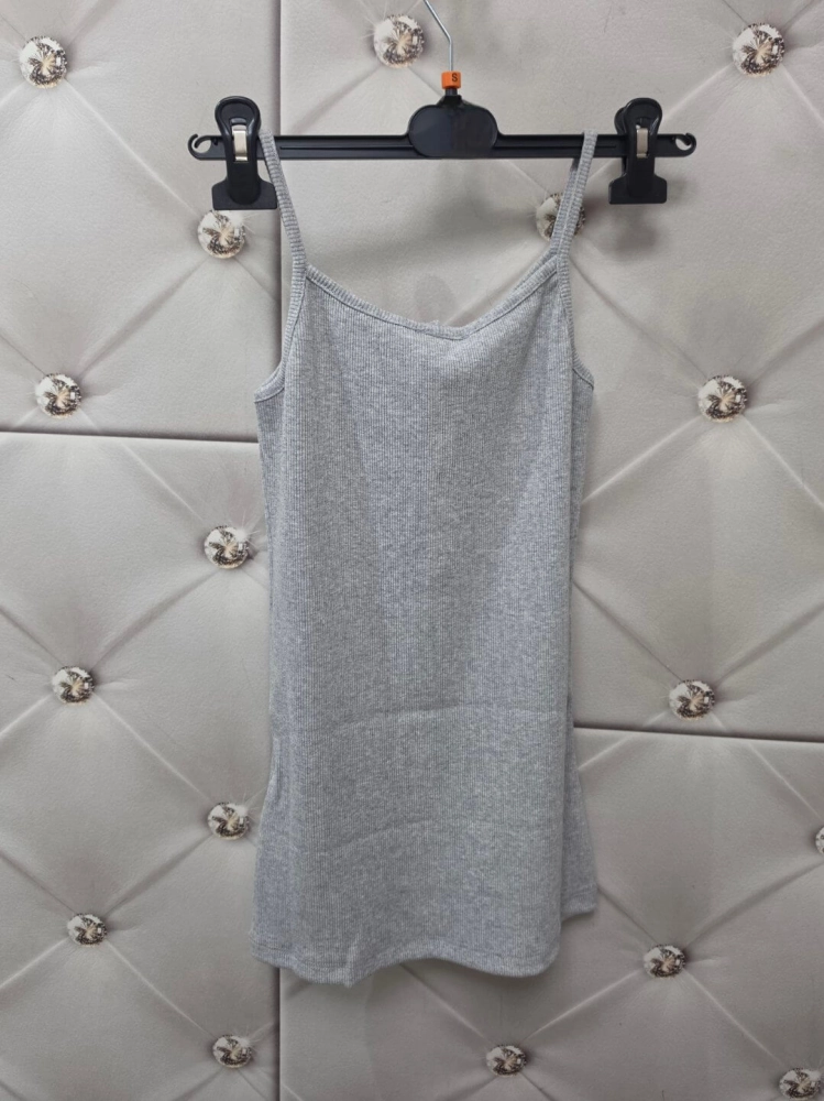 top-small-size-latynka-szara-prazkowany-elastyczny-na-cienkich-ramiaczkach-trzy-guziczki-bawelniany-top-damski-polska-produkcja-butik-szykownia-8