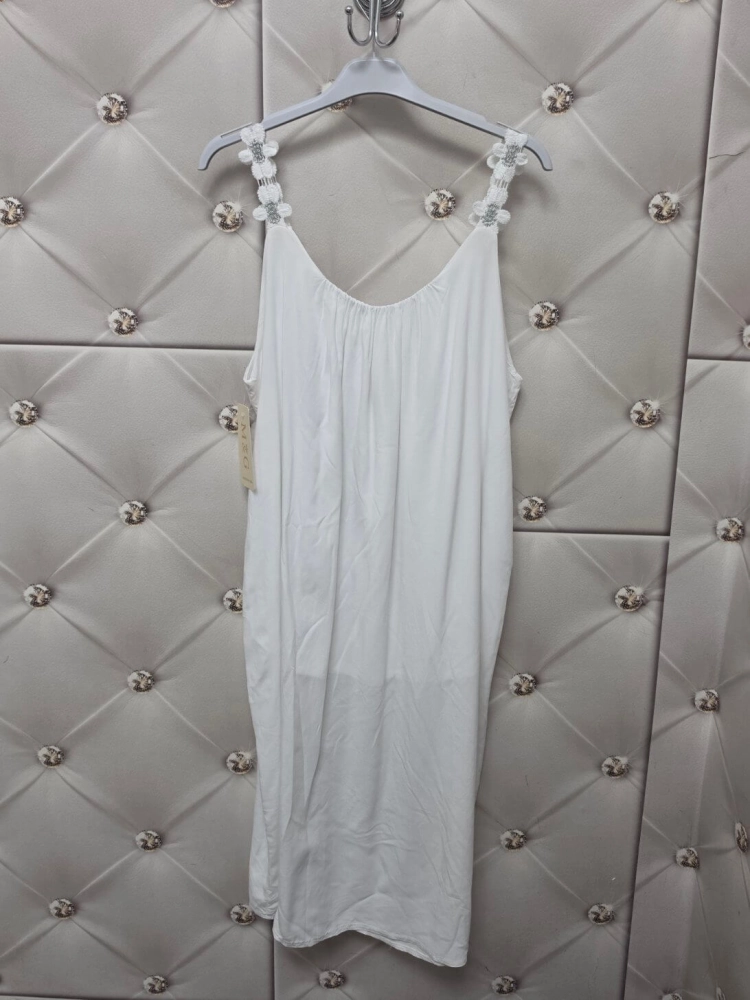sukienka-solmera-biala-wiskozowa-letnia-plazowa-na-ramiaczkach-azurowe-haftowane-kwiaty-krotsza-podszewka-rozszerzana-nieelastyczna-sukienka-damska-butik-szykownia-6