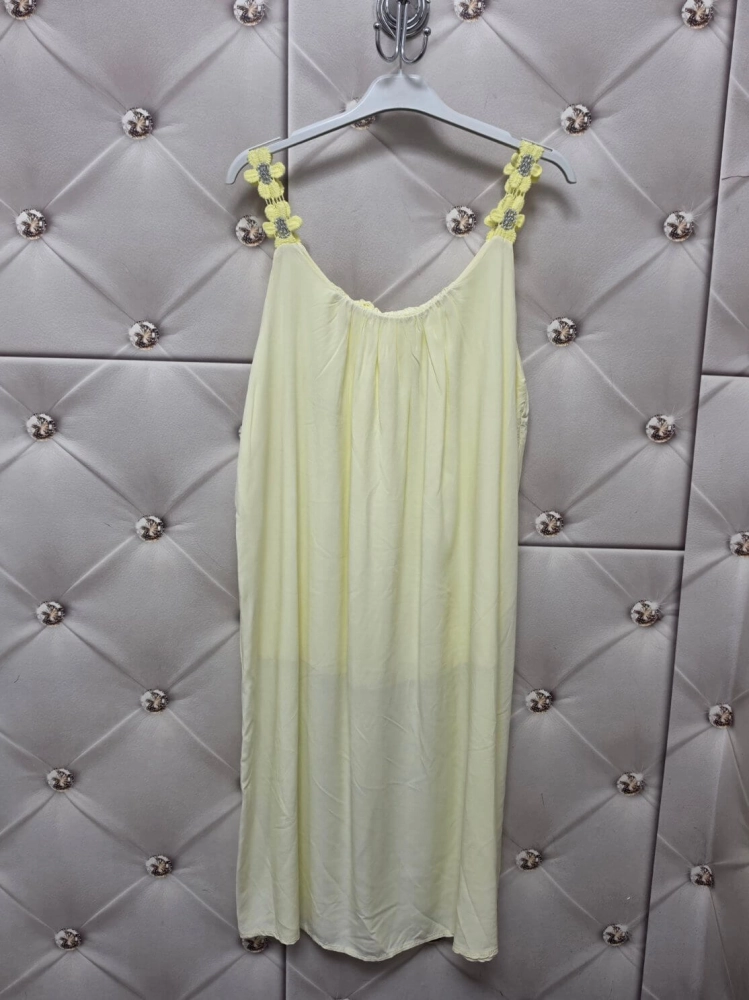 sukienka-solmera-zolta-wiskozowa-letnia-plazowa-na-ramiaczkach-azurowe-haftowane-kwiaty-krotsza-podszewka-rozszerzana-nieelastyczna-sukienka-damska-butik-szykownia-9