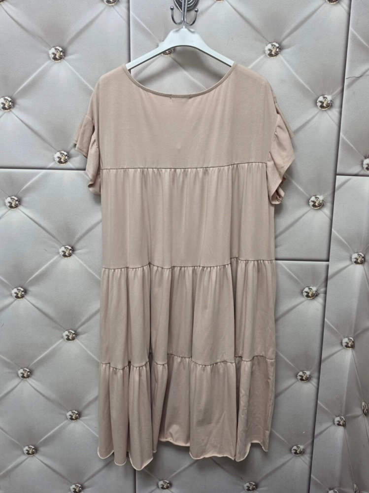 sukienka-aurelia-bezowa-bawelniana-oversize-trzy-odciecia-falbanki-elastyczna-duzy-rozmiar-butik-szykownia-9
