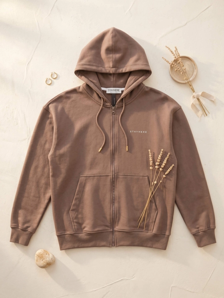 bluza-rozpinana-stayhere-mocca-damska-kaptur-kieszen-kangurka-logo-premium-bawelna-elastan-streetwear-polska-produkcja-butik-szykownia-4