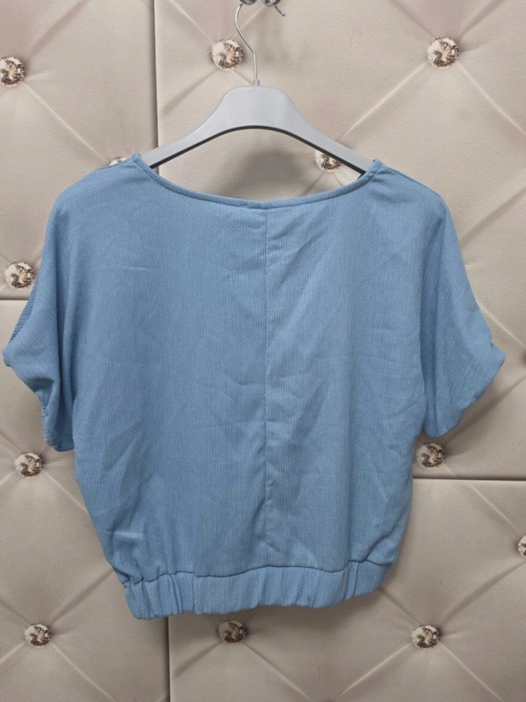 bluzka-fancy-niebieska-krotka-oversize-gumka-na-dole-nietoperz-butik-szykownia-9