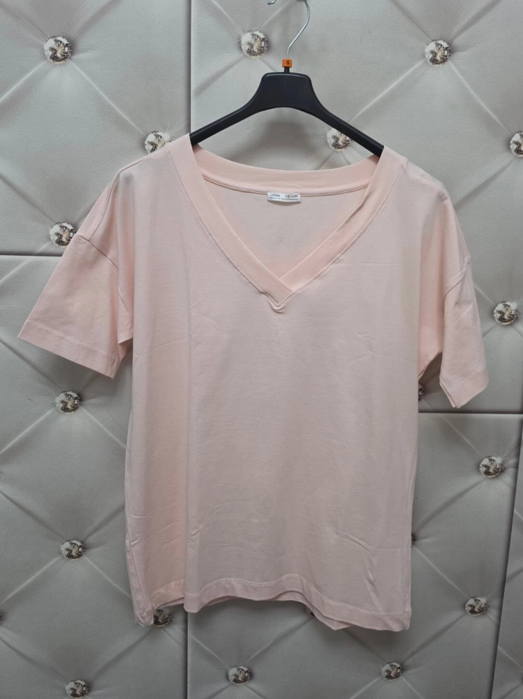 t-shirt-classic-v-latynka-pastelowy-jasny-rozowy-bawelniany-dekolt-v-polska-produkcja-rozmiary-s-m-do-4xl-butik-szykownia-8