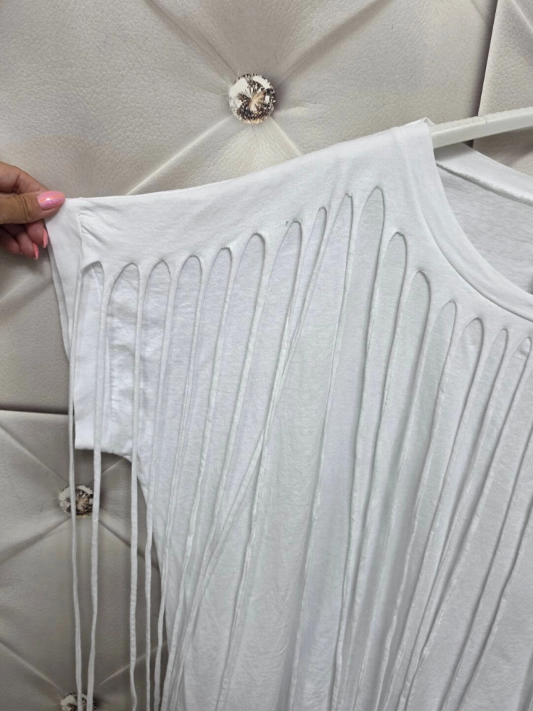 bluzka-fringe-flow-biala-oversize-z-fredzlami-bawelniana-bluzka-damska-premium-butik-szykownia-7