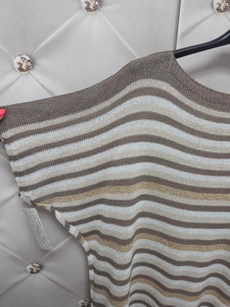 sweterkowa-bluzka-golden-stripe-fango-w-paski-ze-zlota-nitka-fason-nietoperz-damska-bluzka-oversize-butik-szykownia-9