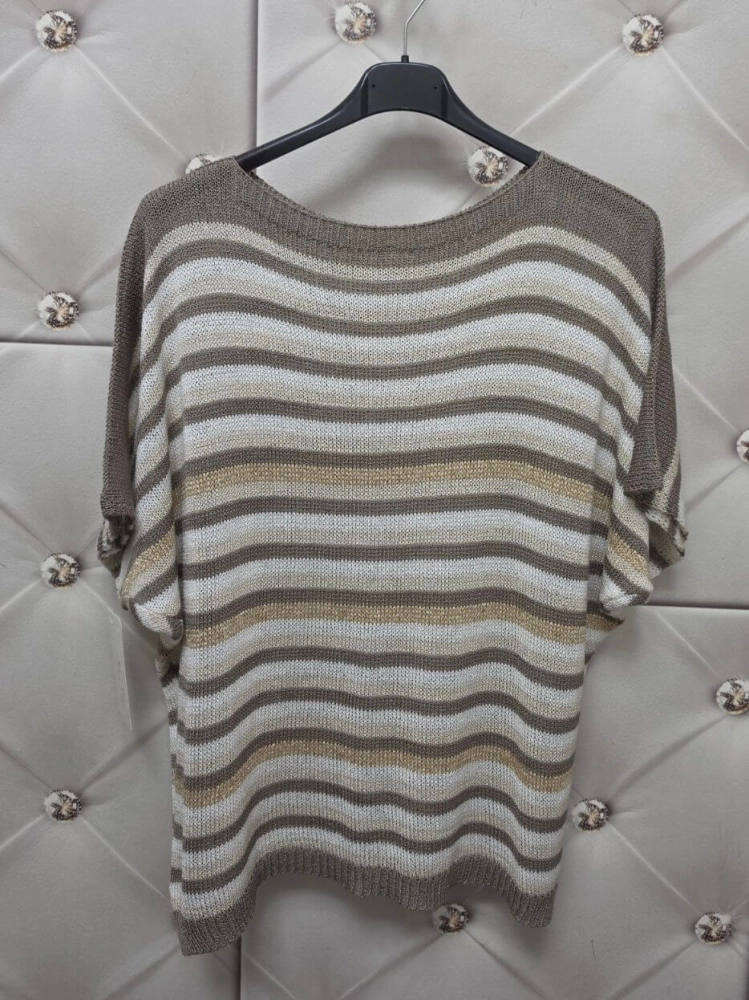 sweterkowa-bluzka-golden-stripe-fango-w-paski-ze-zlota-nitka-fason-nietoperz-damska-bluzka-oversize-butik-szykownia-10