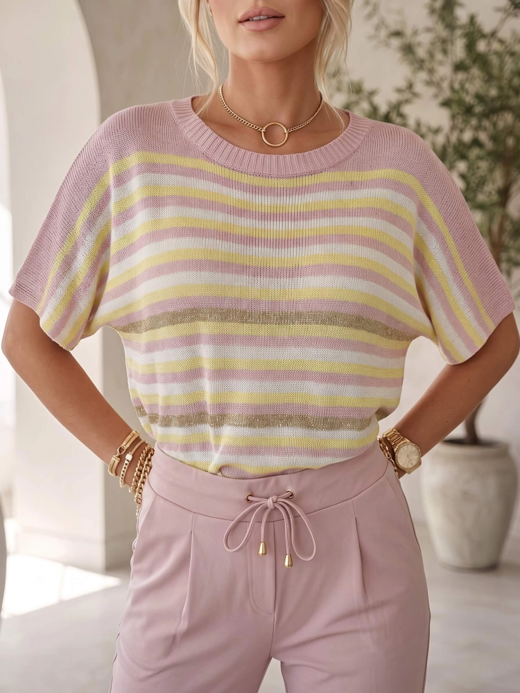 sweterkowa-bluzka-golden-stripe-pudrowy-roz-w-paski-ze-zlota-nitka-fason-nietoperz-damska-bluzka-oversize-butik-szykownia-1