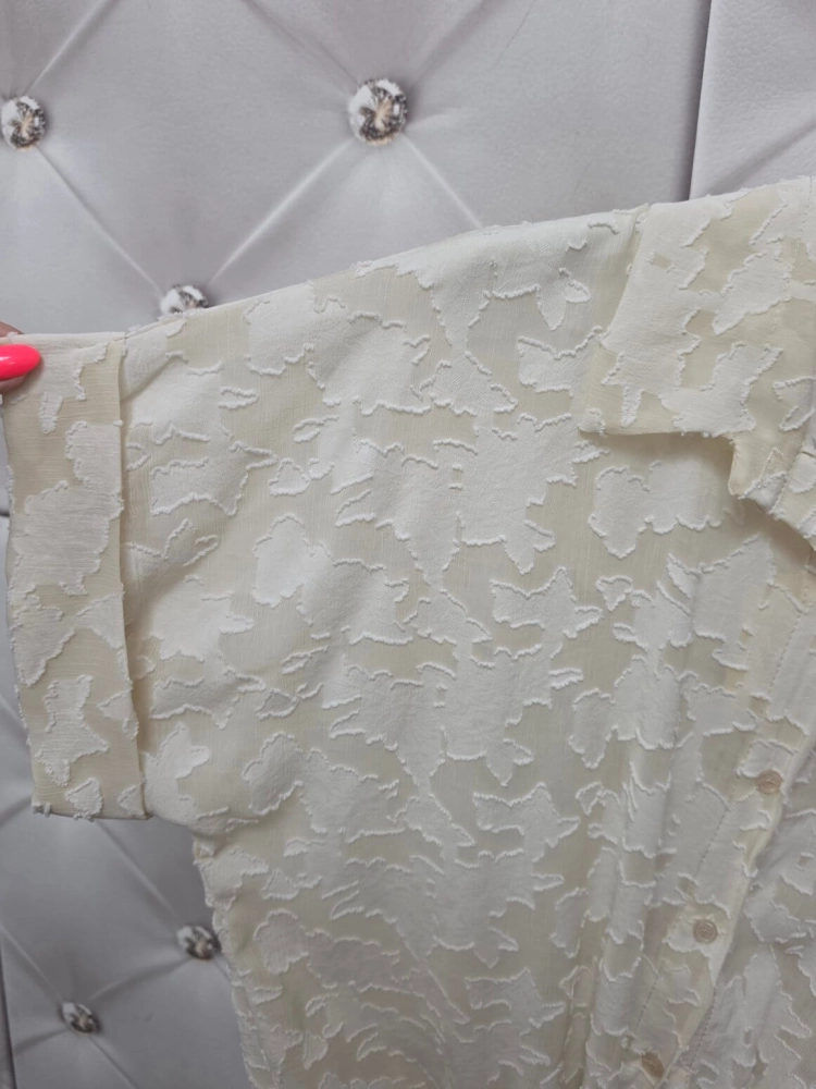bluzka-floral-veil-bezowa-jasna-kwiatowa-mgielka-wiazana-z-przodu-damska-bluzka-koszulowa-butik-szykownia-8