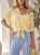 bluzka-floral-veil-zolta-pastelowa-kwiatowa-mgielka-wiazana-z-przodu-damska-bluzka-koszulowa-butik-szykownia-1