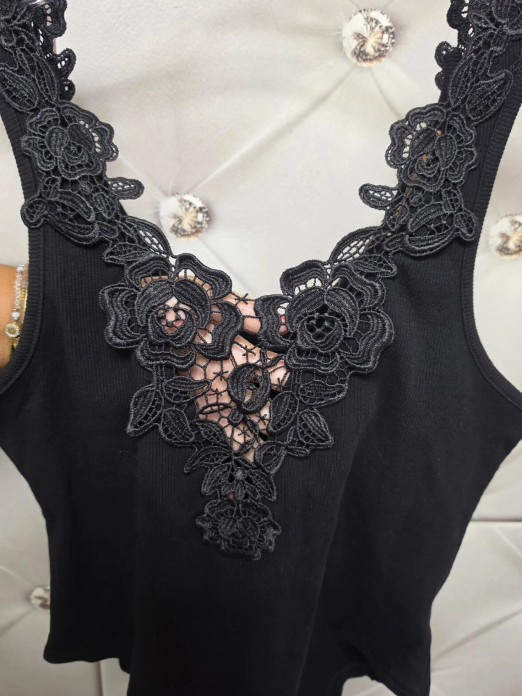body-damskie-peafowl-florenne-czarne-prazkowane-koronka-szerokie-ramiaczka-elastyczne-butik-szykownia-9