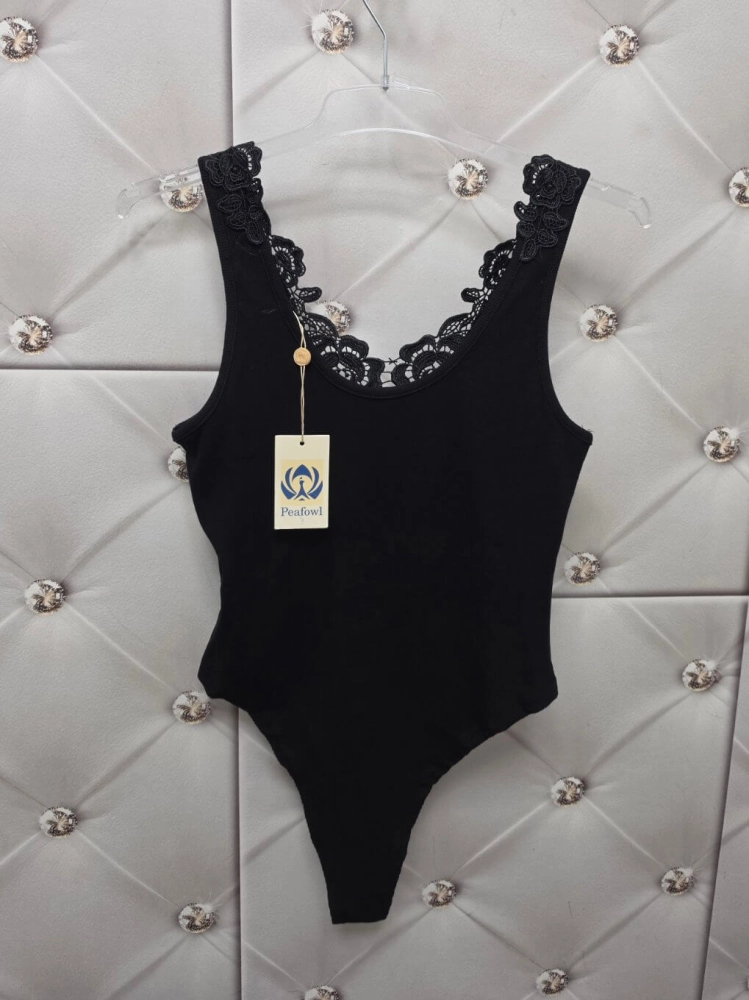 body-damskie-peafowl-florenne-czarne-prazkowane-koronka-szerokie-ramiaczka-elastyczne-butik-szykownia-10