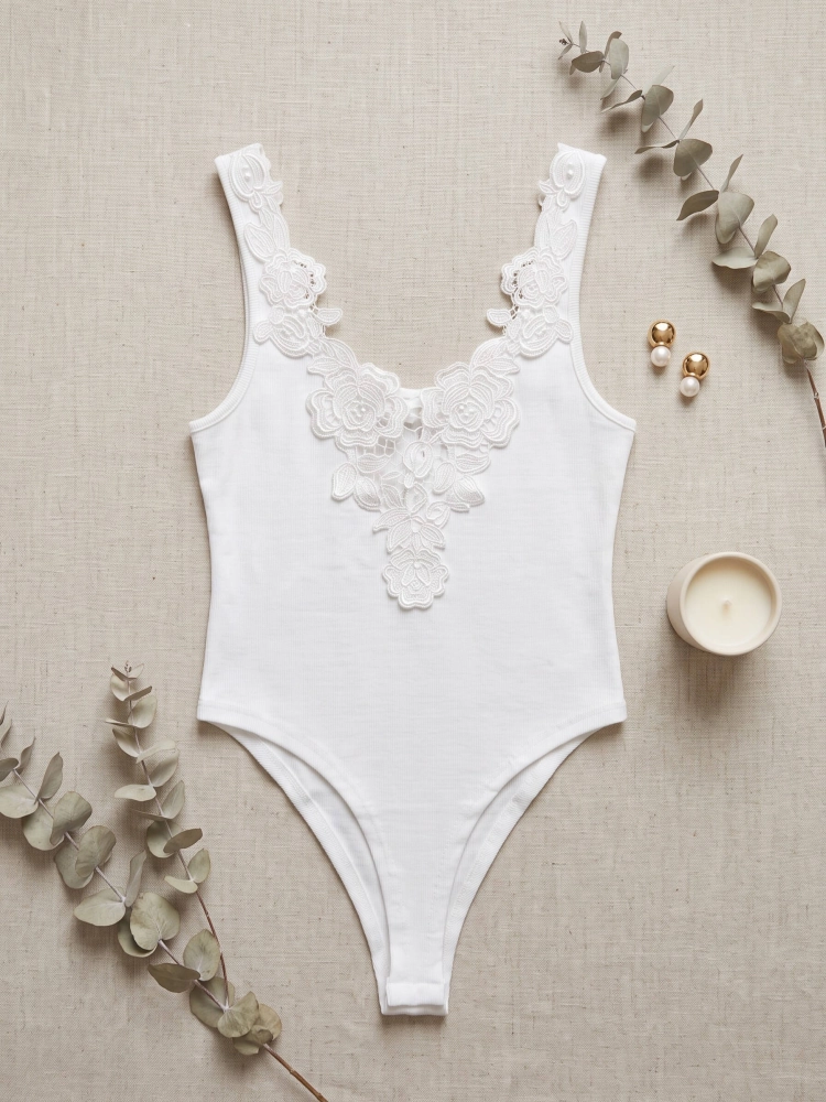 body-damskie-peafowl-florenne-biale-prazkowane-koronka-szerokie-ramiaczka-elastyczne-butik-szykownia-5