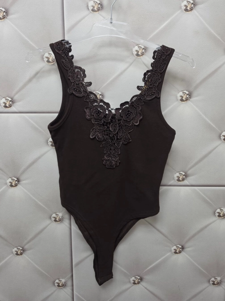 body-damskie-peafowl-florenne-ciemny-czekoladowy-braz-prazkowane-koronka-szerokie-ramiaczka-elastyczne-butik-szykownia-7