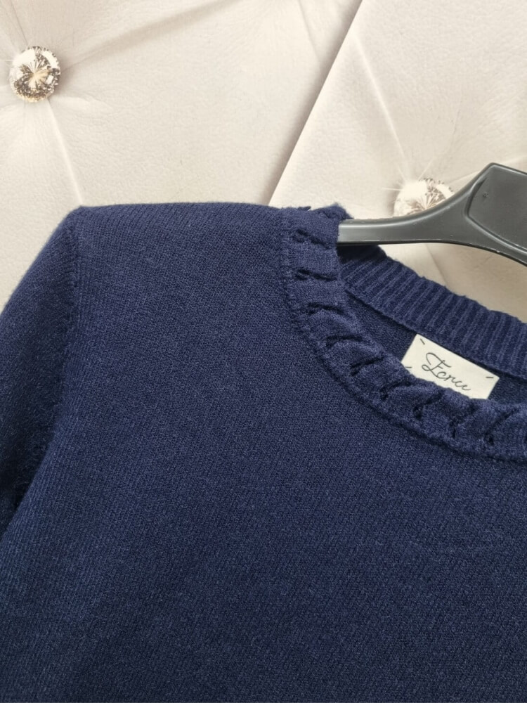 sweter-damski-solenne-feru-granatowy-short-fit-mini-warkocz-miekki-one-size-butik-szykownia-8